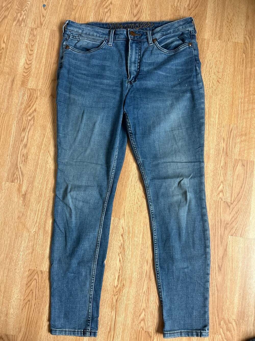Wrangler Blue Medium Wash Skinny Jeans 30x30